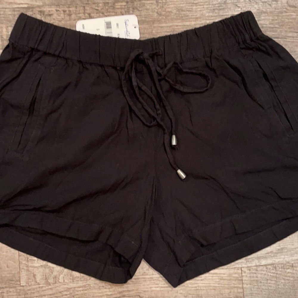 Splendid women’s black casual shorts